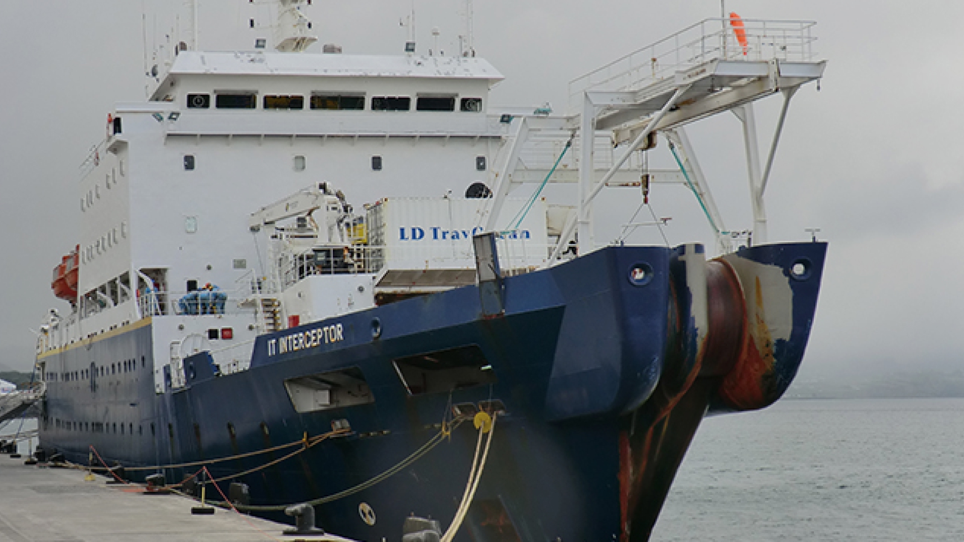 Fibroglobal inicia o lançamento no mar do cabo submarino para as Flores e Corvo